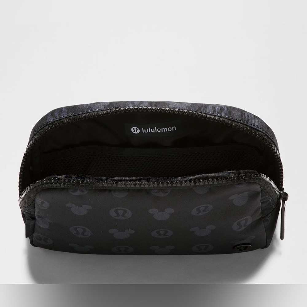 NEW DISNEY X LULULEMON EVERYWHERE BELT BAG MICKEY LOGO - Picture 4 of 10